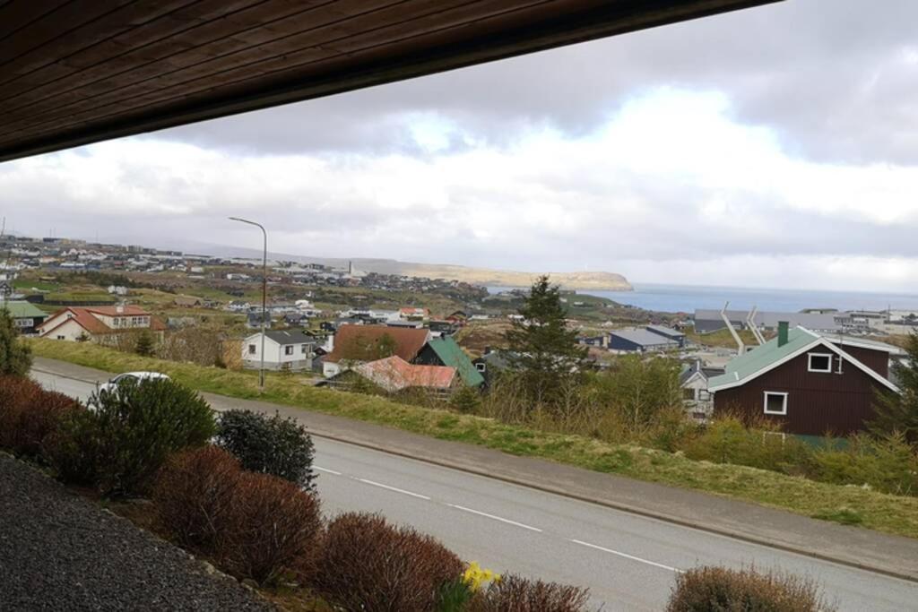 Large apartment with fabulous view of Tórshavn Exterior foto