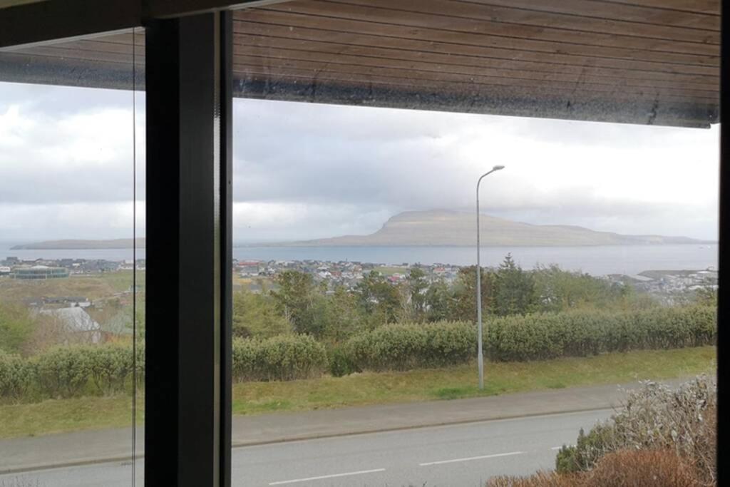 Large apartment with fabulous view of Tórshavn Exterior foto